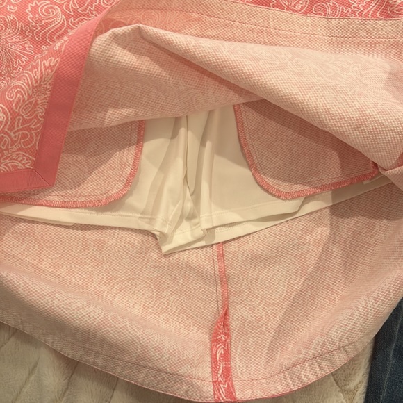 Vineyard Vines Skort, Size 2 - Picture 6 of 7